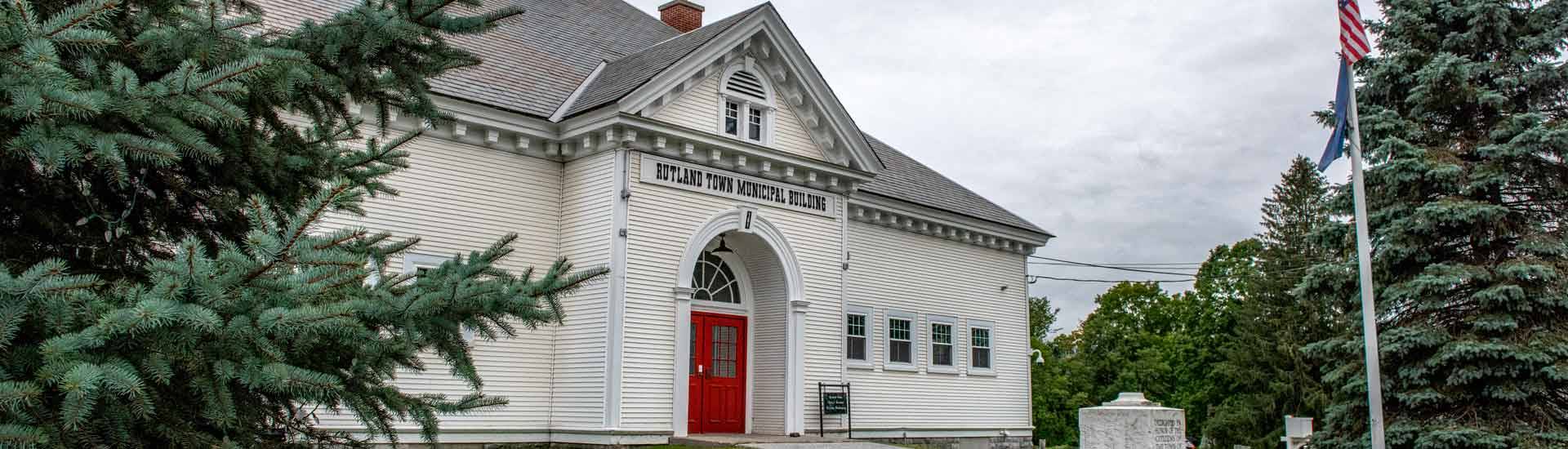 Town of Rutland, Vermont Nestled between the Green and Taconic Mountains